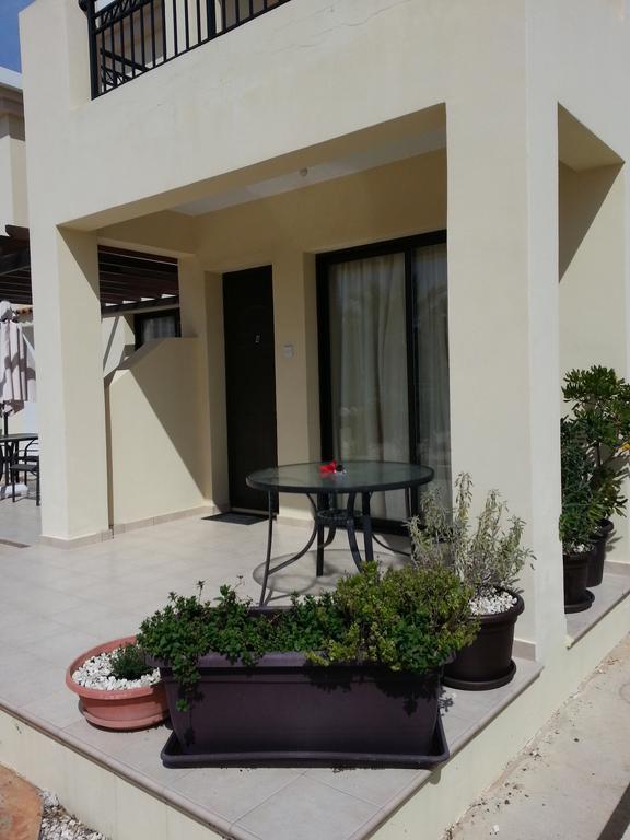 Faros Beach Пафос Экстерьер фото
